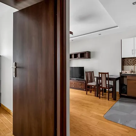 Homey Comfort By Bookinghost *