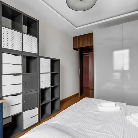 Homey Comfort By Bookinghost Appartement Varsovie